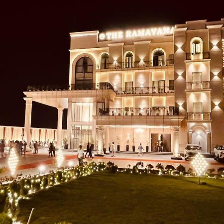 The Ramayana Hotel, Ayodhya エクステリア 写真